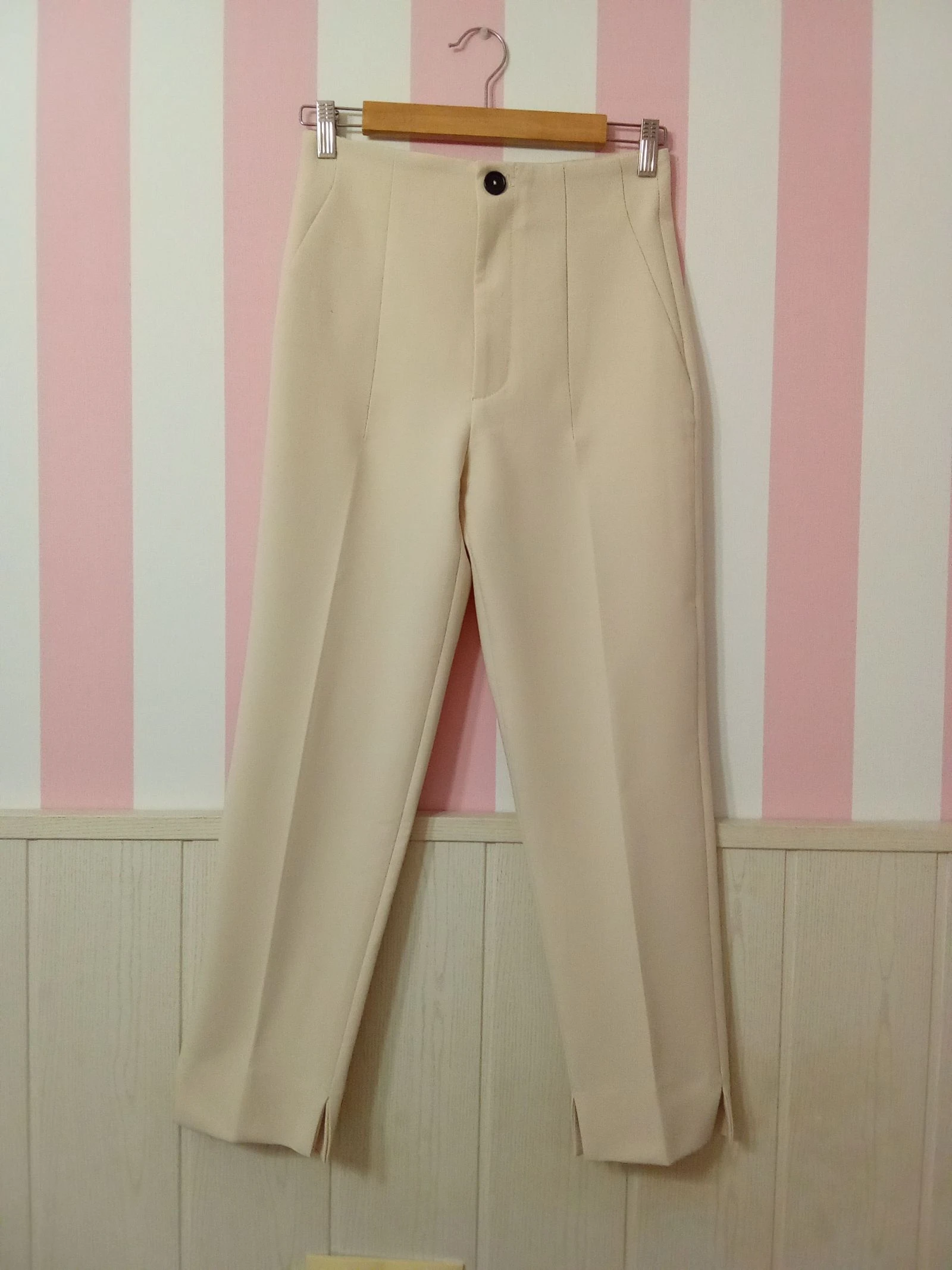 Pantalón Zara